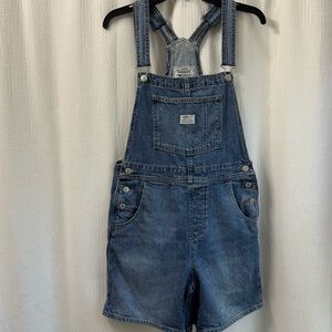 Levi’s Short Overalls size small